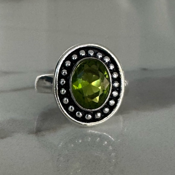 NWOT Sundance Portrait of a Meadow Ring Peridot Sterling Silver